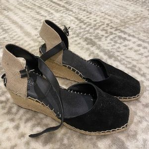 Bottler! Black velvet and raffa espadrilles